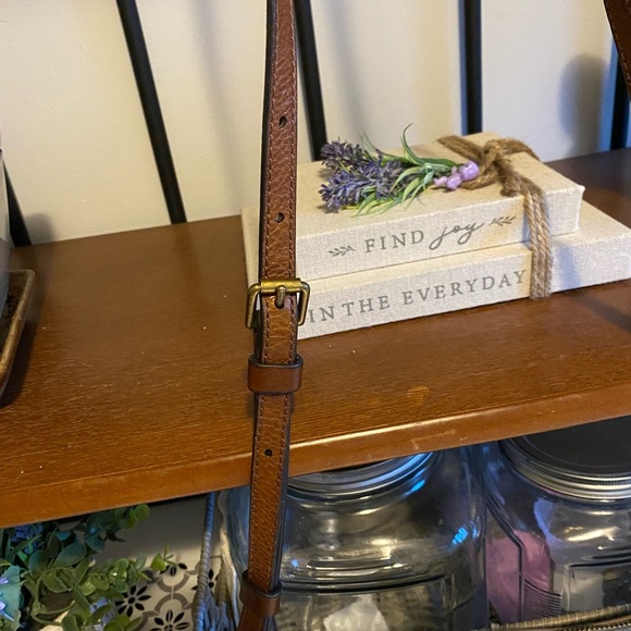 Fossil Leather Crossbody purse - Picture 9 of 16